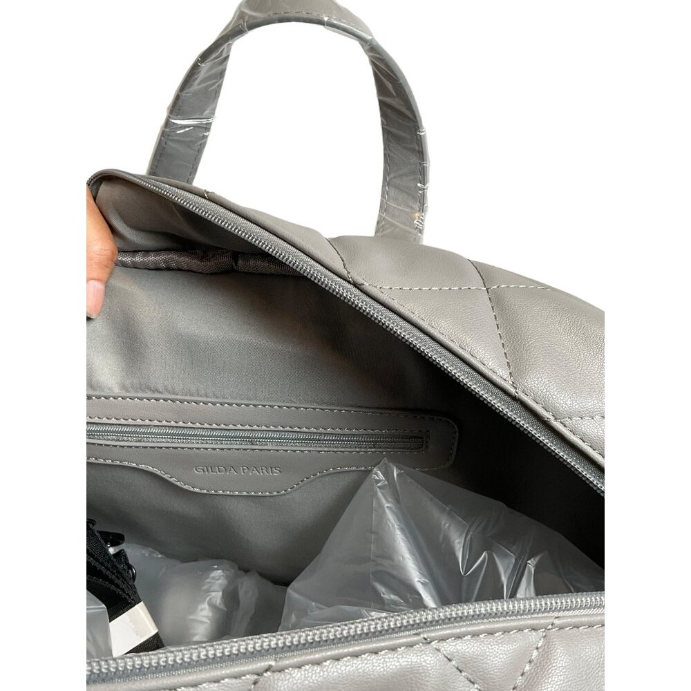 NWT Gilda Paris Quilted Faux Leather Duffel Bag Gray Travel / Gym Bag - Picture 7 of 8